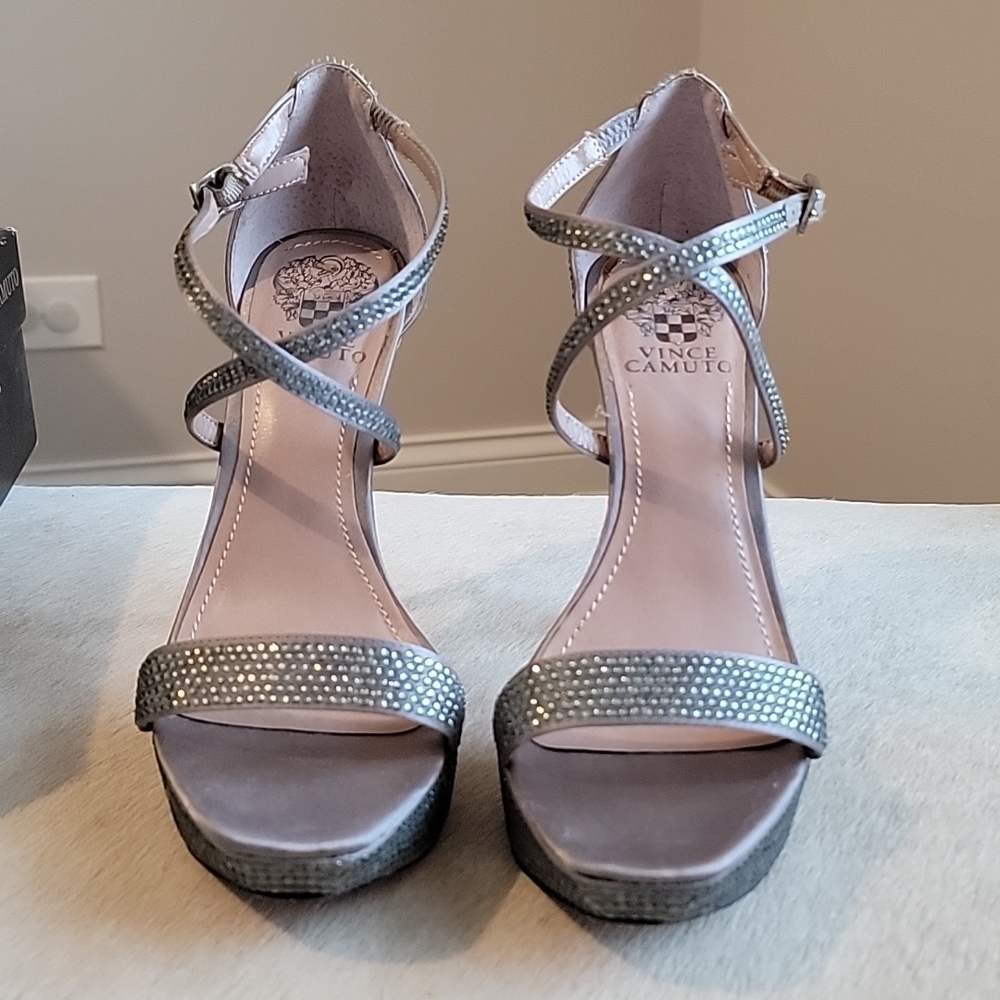 Vince Camuto Gernetto Platinum Crystal Stiletto Heels Size 7.5